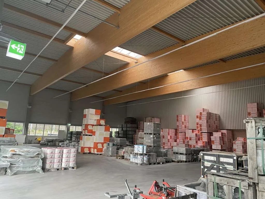Neuwertige isolierte Lagerhalle zu vermieten - Ansicht 2