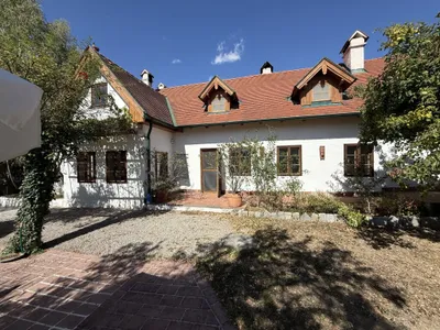 8-Zimmer-Haus kaufen in Wiener Neustadt Land – 220 m², € 895.000 – Bild 3 von 29