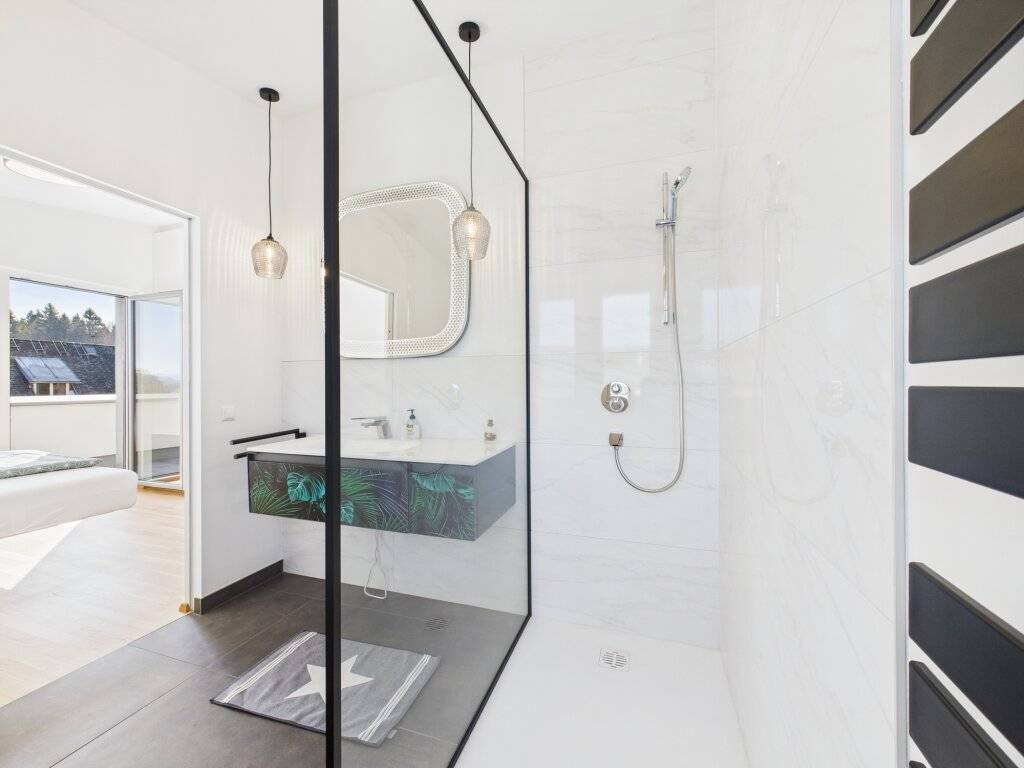 Neuwertiges Penthouse mit 2 Terrassen, Garage & Seeblick in Velden am Wörthersee! Wundervolle Ruhelage - Ansicht 2