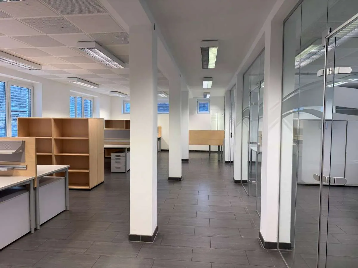 Arbeitsplätze ab € 300 | Einzelbüros ab € 550 - modern, klimatisiert & bezugsfertig - Widok 2