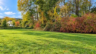 Grundstück kaufen in Vöcklabruck – 2 661 m², € 390.000 – Bild 2 von 3
