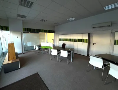 Gewerbeimmobilie mieten in Salzburg Stadt – 77 m², € 1.885