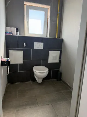2-Zimmer-Gewerbeimmobilie mieten in Baden – 1 100 m², € 2.700 – Bild 7 von 12
