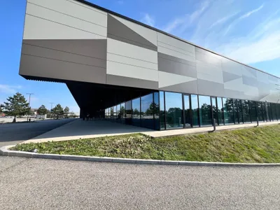 Gewerbeimmobilie kaufen in Ried im Innkreis – 6 093 m², € 9.480.000 – Bild 2 von 15