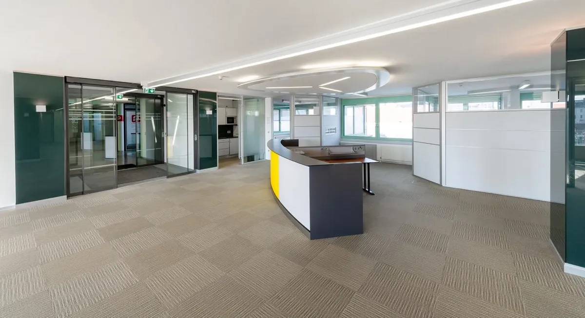 ATTRAKTIVE BÜROFLÄCHE MIT AUSSICHT IN BEGEHRTER INNENSTADTLAGE! - Ansicht 2