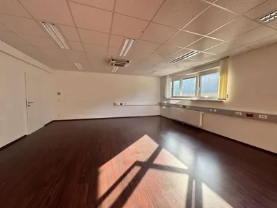 1-Zimmer-Gewerbeimmobilie mieten in Leoben – 61 m², € 976 – Bild 2 von 3