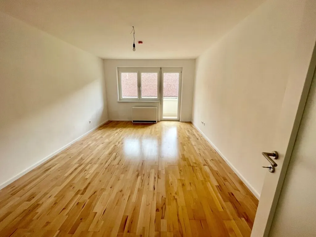 Erstbezug nach Generalsanierung | gefördert | 3 Zimmer | Loggia – pohled 2