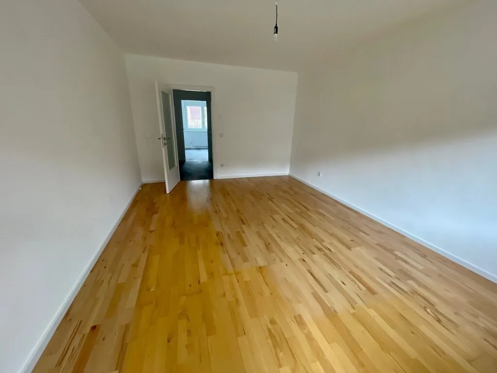 Erstbezug nach Generalsanierung | gefördert | 3 Zimmer | Loggia – pohled 3