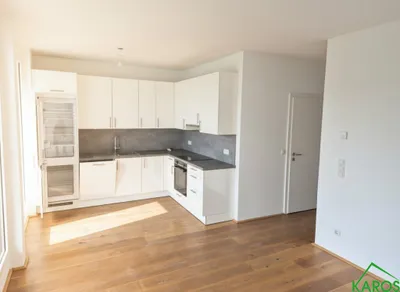 Moderne 2-Zimmer-Wohnung mit Loggia, Einbauküche & Garage!!! – Bild 2