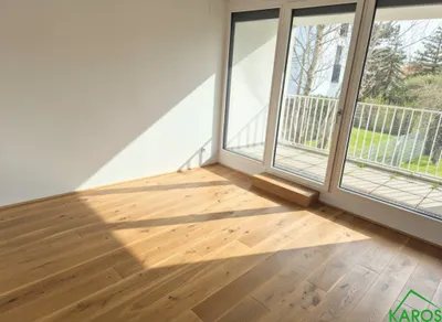 Ruhig gelegene 2-Zimmer-Wohnung mit Loggia, Einbauküche & Garage!!! – Bild 2