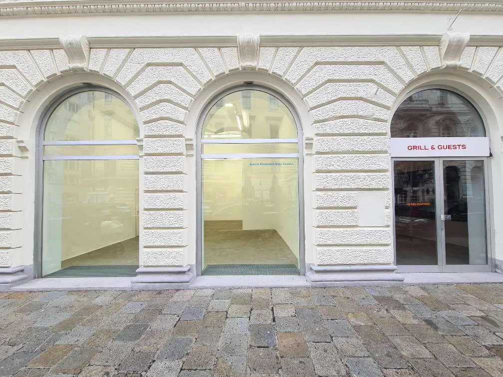 Geschäftslokal mit großen Schaufenstern in 1010 Wien nahe Kärntner Straße – pohled 2