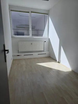 6-Zimmer-Gewerbeimmobilie mieten in Krems an der Donau – 192 m², € 1.870 – Bild 14 von 16