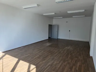 6-Zimmer-Gewerbeimmobilie mieten in Krems an der Donau – 192 m², € 1.870 – Bild 12 von 16