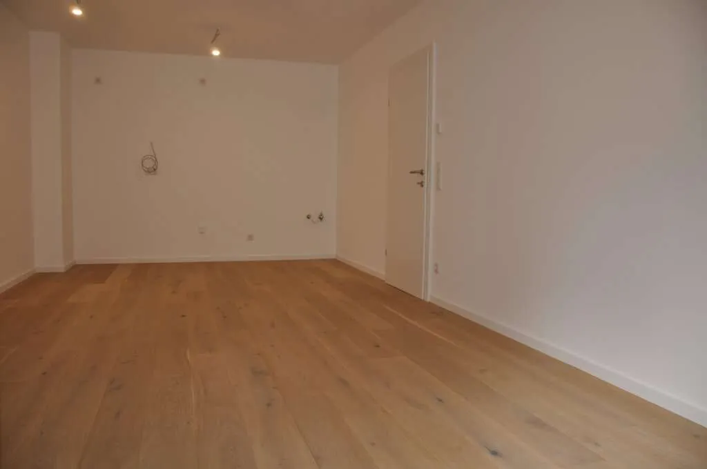CHARMANTES INVESTMENT - FREIFLÄCHE - LUFTWÄRMEPUMPE - KELLER - GARAGE - U1! - Ansicht 3