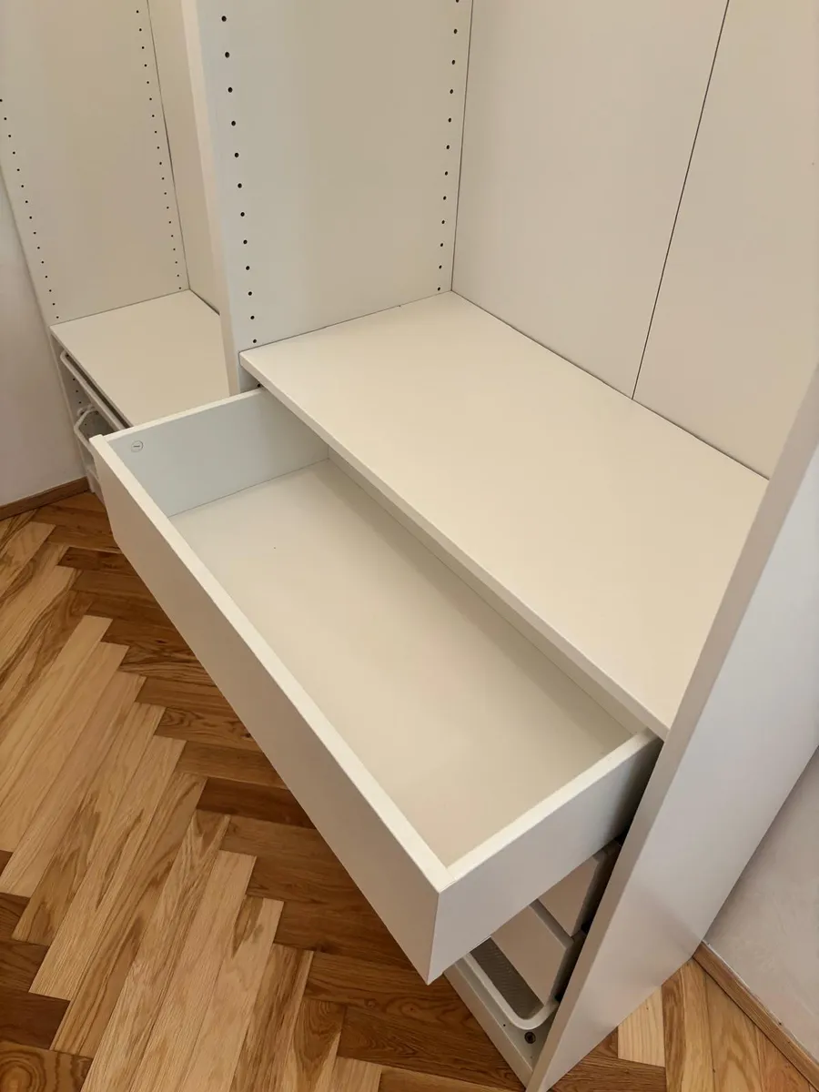 IKEA PAX Schrank offen, 175cm breit, 236 cm hoch, 35 cm tief mit Laden & Körben, Abholung 11.07.2026, ab 8 Uhr in 1040 Wien, € 100,- (1040 Wien)