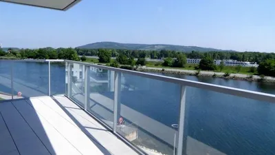 EMBASSY RESIDENCE ON THE WATERFRONT WITH PRIVATE BEACH – Bild 2