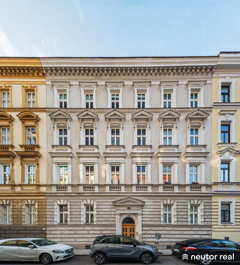 HISTORISCHES ZINSHAUSJUWEL AUS FAMILIENBESITZ IN BESTLAGE DES 18. BEZIRKS - CHARMANTER ALTBAU AUS FAMILIENBESITZ MIT EXZELLENTER INFRASTRUKTUR - NÄHE AKH UND KUTSCHKERMARKT - ca. 3,4 % RENDITE - Ansicht 3