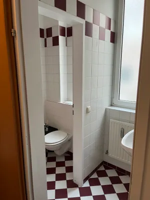 6-Zimmer-Gewerbeimmobilie mieten in Wels – 162 m², € 1.830 – Bild 13 von 14