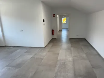 5-Zimmer-Gewerbeimmobilie mieten in Innsbruck-Land – 488 m², € 2.288 – Bild 3 von 5