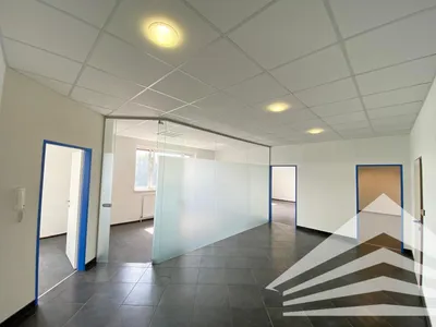 4-Zimmer-Gewerbeimmobilie mieten in Linz Land – 130 m², € 1.474 – Bild 1 von 8