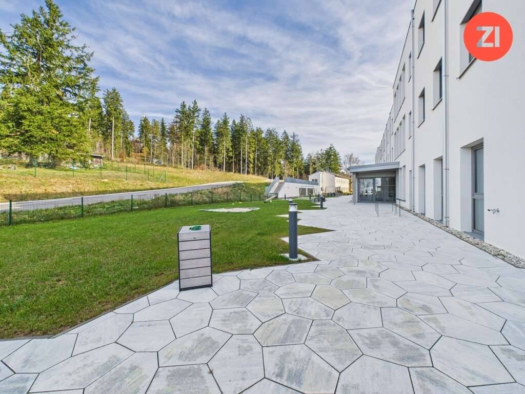 *Über der Nebelgrenze* Gewerbefläche mit viel Gestaltungsfreiheit mit Blick ins Grüne - Vista 3