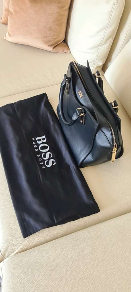 Hugo Boss Ledertasche store