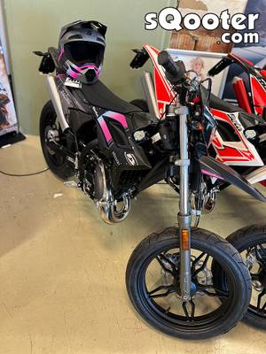 Beta RR Motard 50 "SQ Racing EDITION" pink