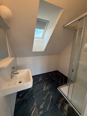 6-Zimmer-Wohnung mieten in Krems Land – 289 m², € 3.200 – Bild 26 von 28