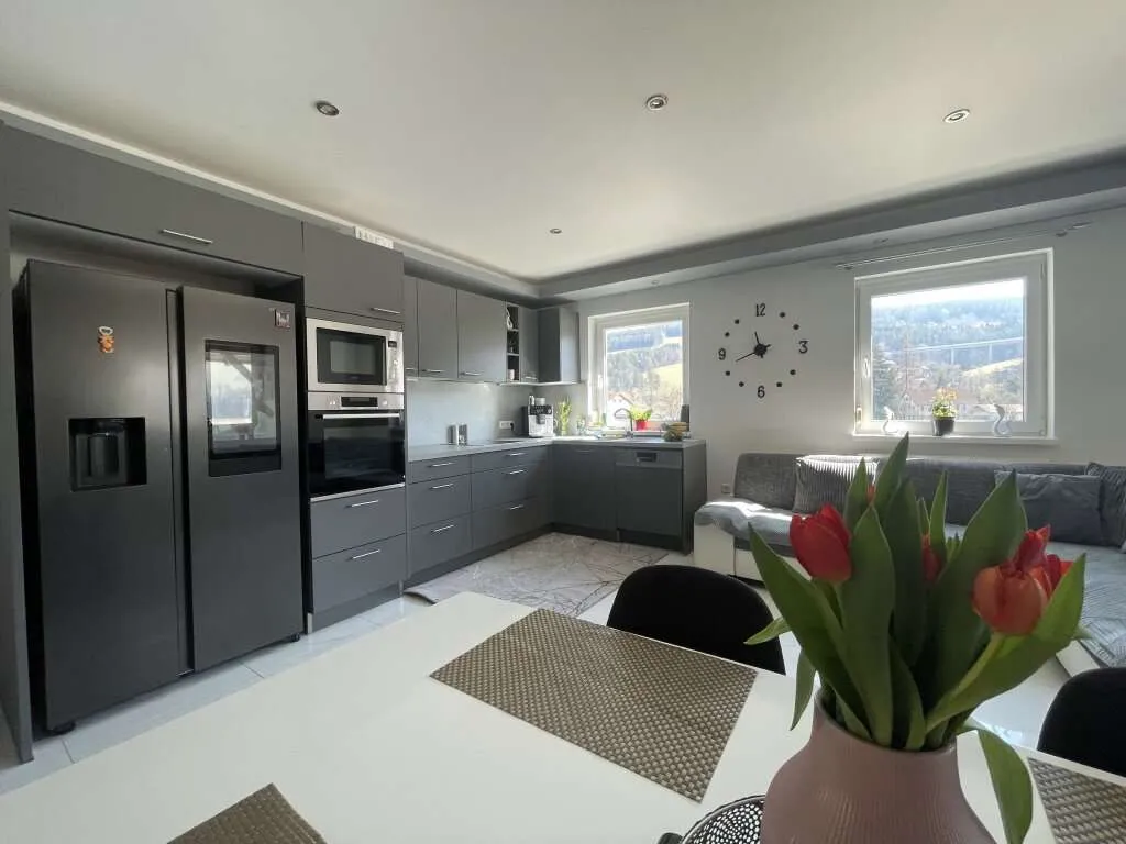 Traumhaftes Einfamilienhaus in Grimmenstein - vollrenoviert, Balkon, Garage & extra Werkstatt! - Ansicht 3