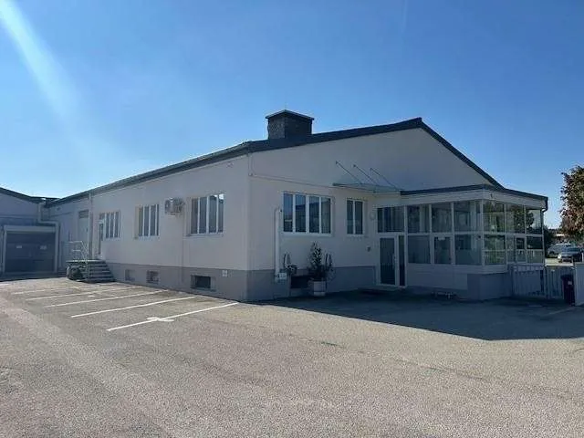 Hochwertige Büros günstig zu vermieten 500 und 550 m² verfügbar und 280 m² in einem Extragbäude B Widmung. - Ansicht 2