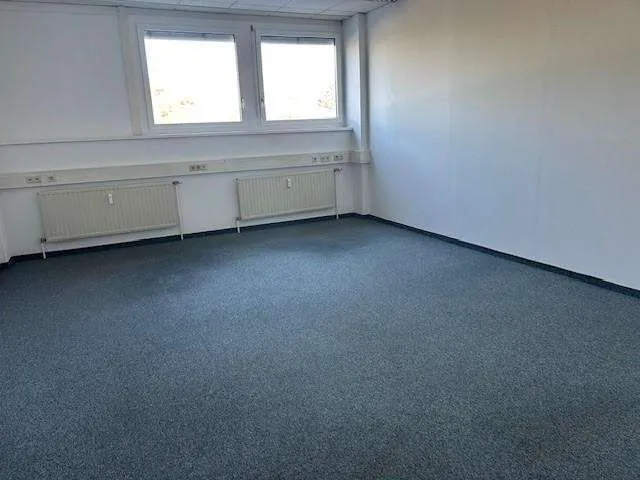 Hochwertige Büros günstig zu vermieten 500 und 550 m² verfügbar und 280 m² in einem Extragbäude B Widmung. - Ansicht 3