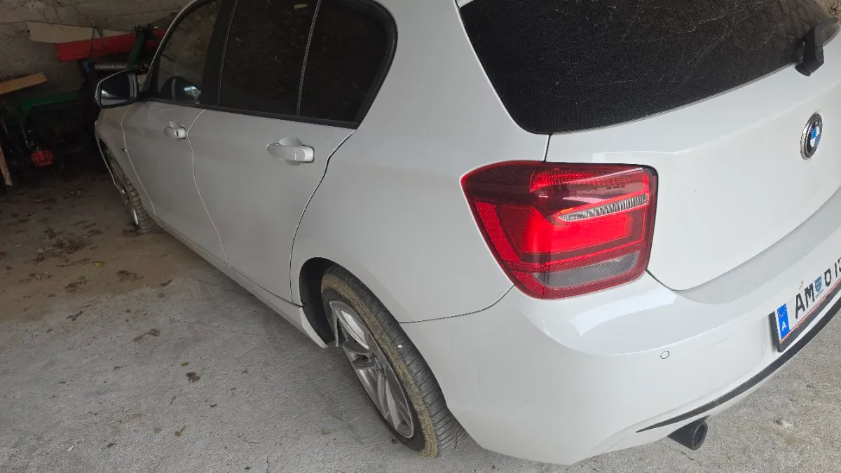 BMW 1 Series 2012 photo 2