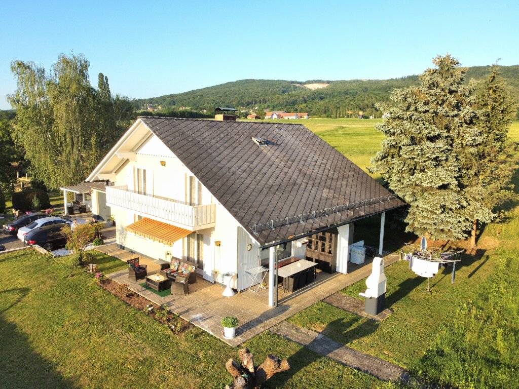 Großes Einfamilienhaus mit sonnigem Garten!, Dirnbach