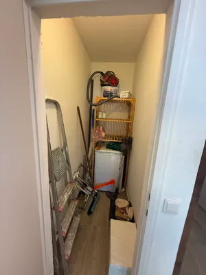Ruhige 3-Zimmer-Wohnung mit Loggia, Garage und perfekter Verkehrsanbindung, photo 3