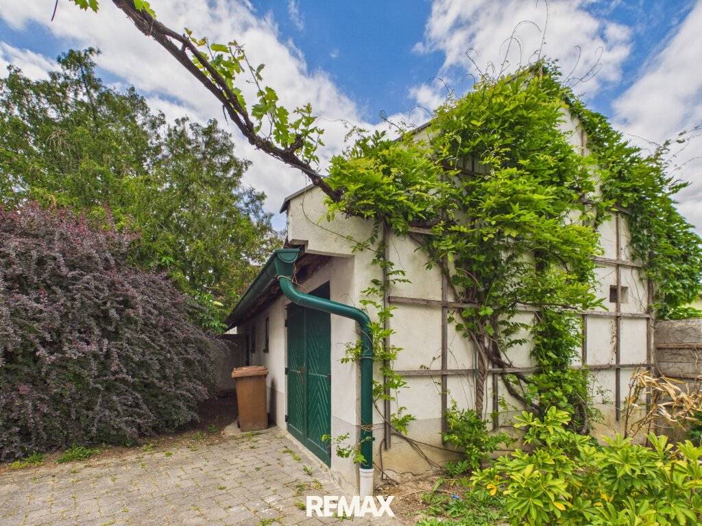 Mehrfamilienhaus mit großem Grundstück und Ausbaupotenzial – pohled 3