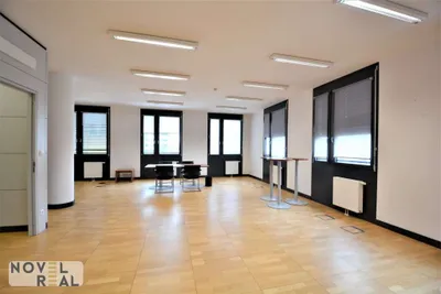 Gewerbeimmobilie mieten in Wien – 879 m², € 15.778