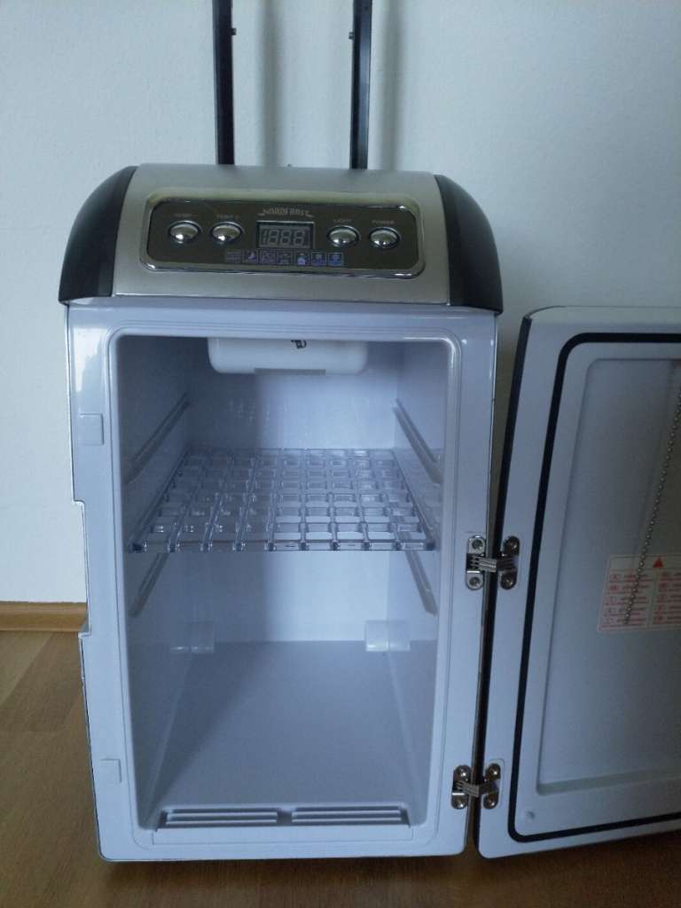 Klein-Kühlschrank bzw. Auto-Kühlschrank, € 50,- (4072 Alkoven