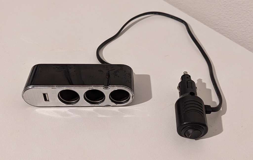(verkauft) KFZ Zigarettenanzünder Verteiler Adapter USB Auto Ladegerät 3  Mehrfach Steckdose