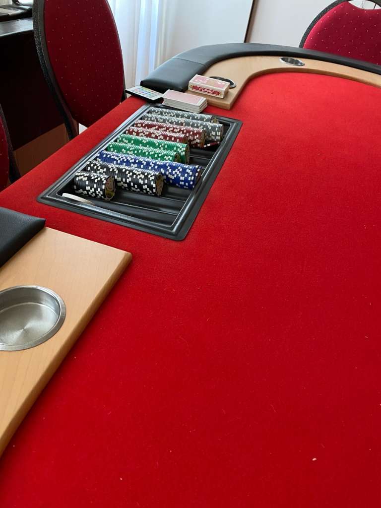 Pokertisch, € 150,- (1010 Wien) - willhaben