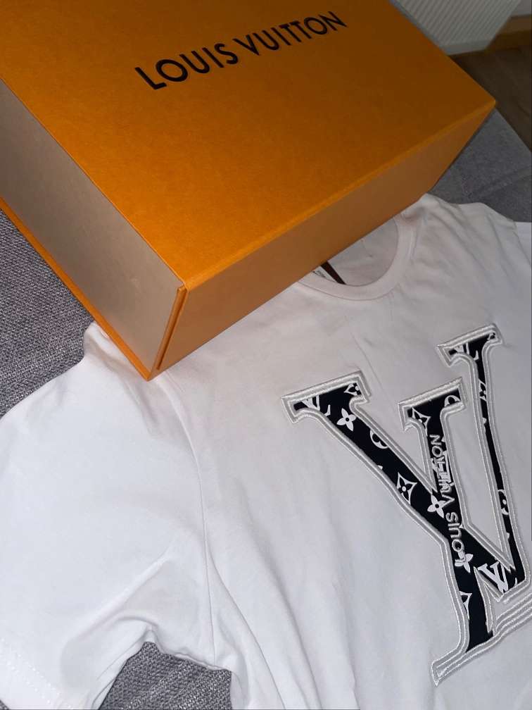 Louis Vuitton Tshirt Herren, € 899,- (7350 Mitterpullendorf) - willhaben