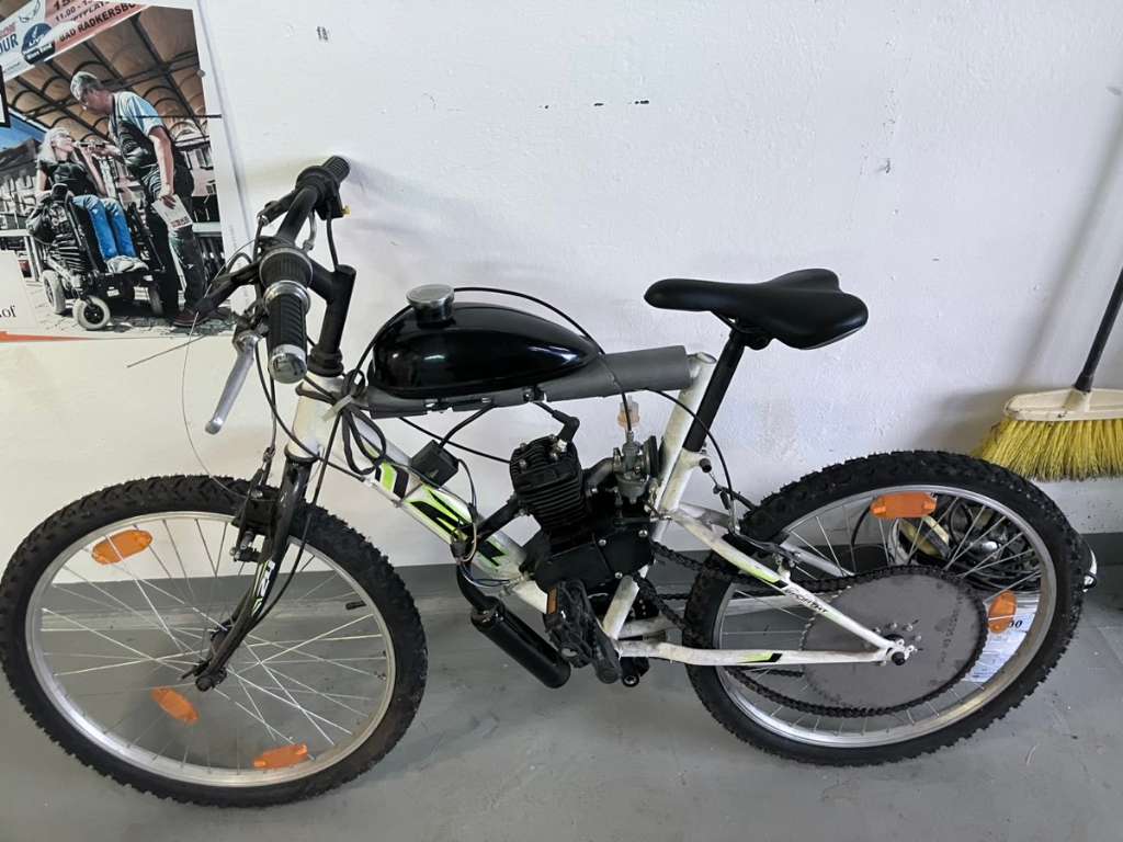 Fahrrad mit Benzin Motor (Selbstbau), € 150,- (8083 Sankt Stefan im  Rosental) - willhaben