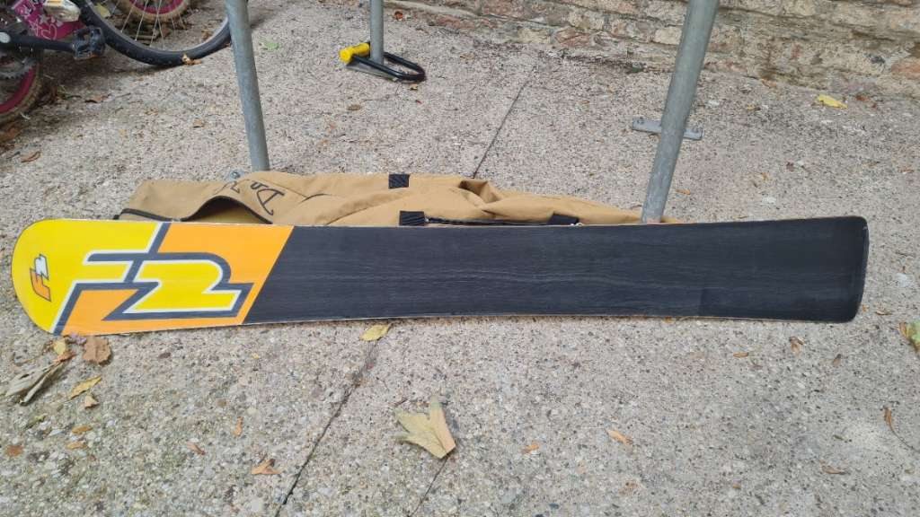 F2 Speedster RS Raceboard 173cm, € 45,- (1050 Wien) - willhaben