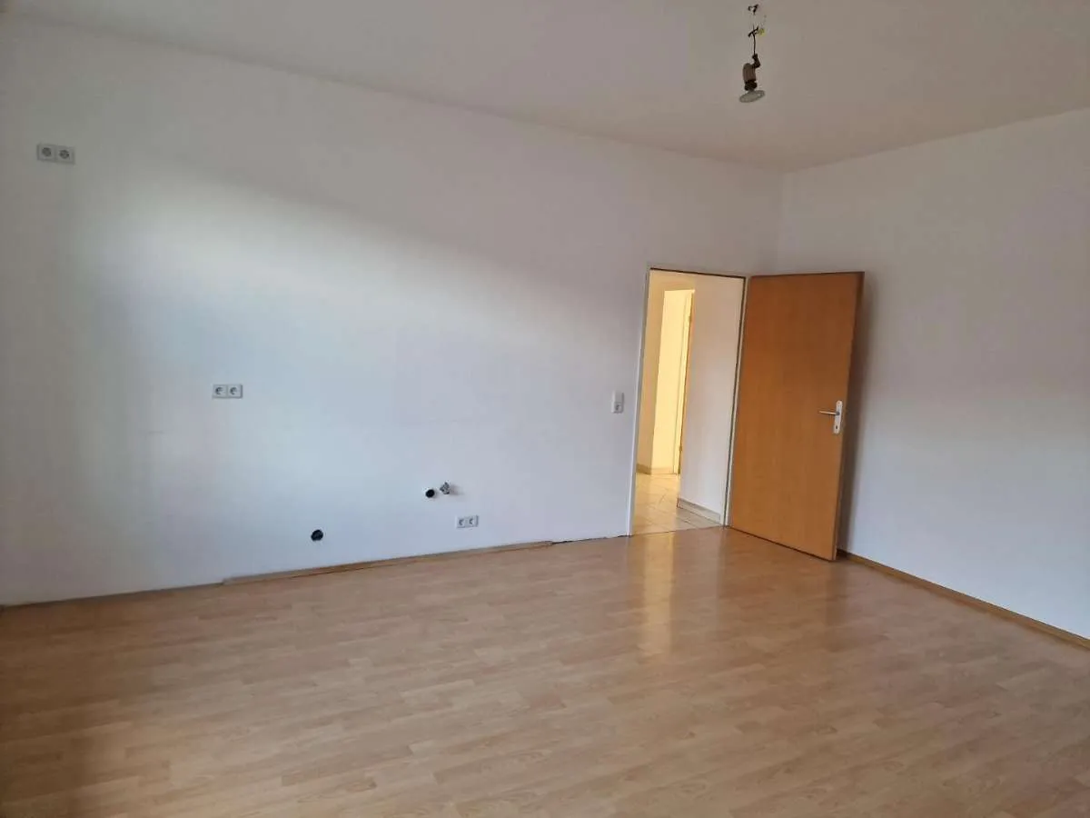 Helle 2,5-Zimmer-Wohnung - Ansicht 2