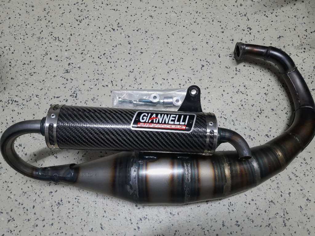 Giannelli Shot V4 Racing Auspuff - Minarelli AC stehend, Aprilia, MBK,  Yamaha, € 165,- (2230 Gänserndorf) - willhaben