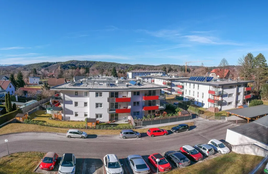 Wunderschön gelegene Wohnung mit großer Loggia – pohled 2