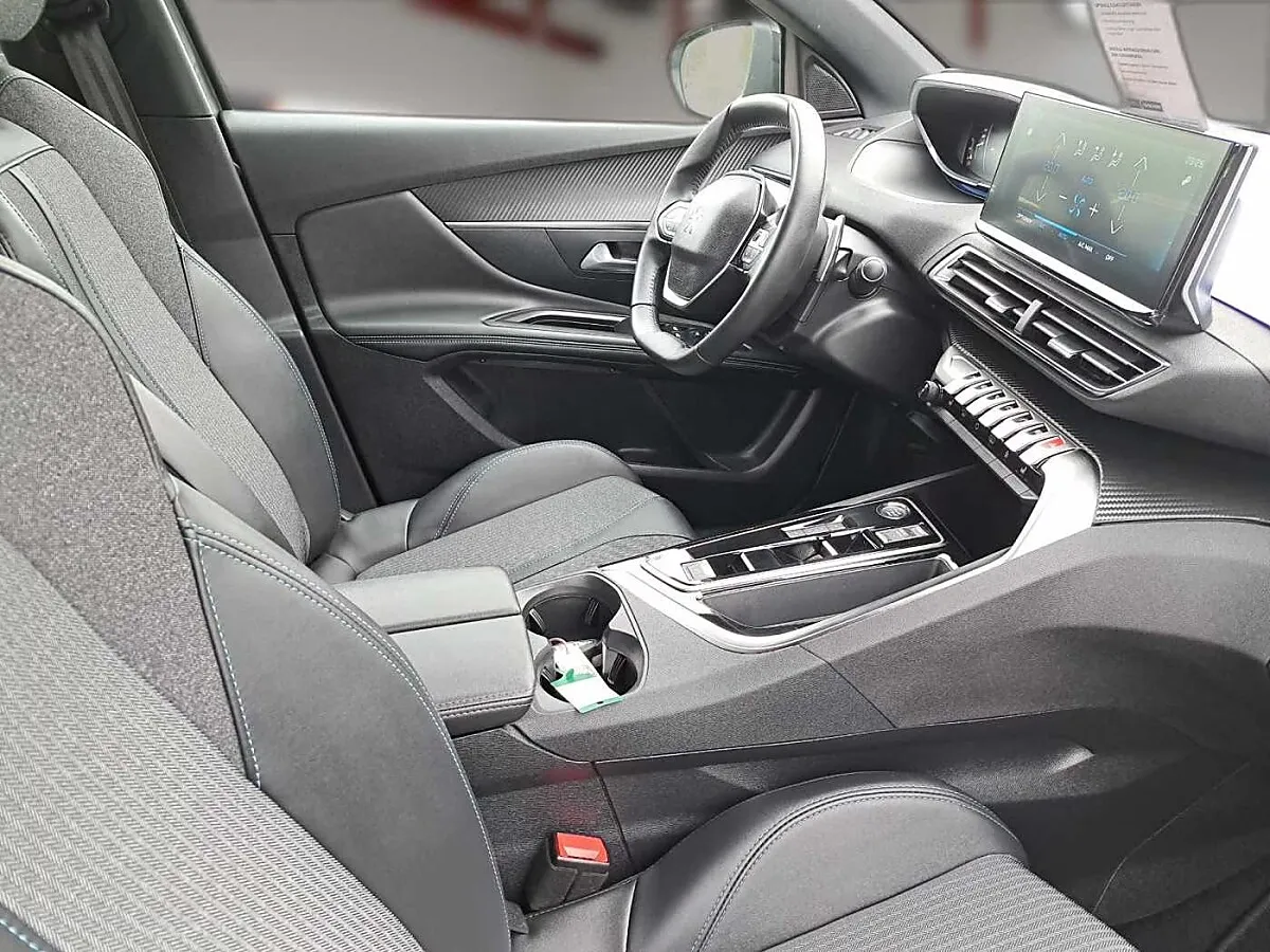 Peugeot 3008 1.2 PureTech 130 EAT8 – Bild 6