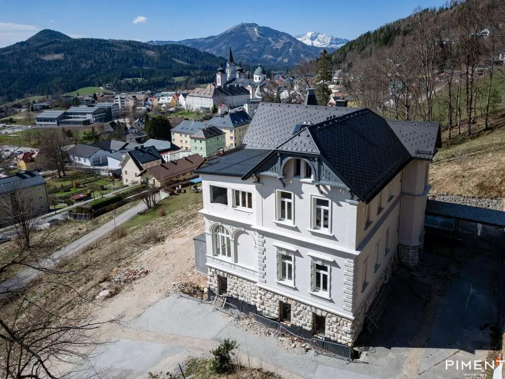 BEEINDRUCKENDE VILLA in GRÜNRUHELAGE! - Ansicht 2