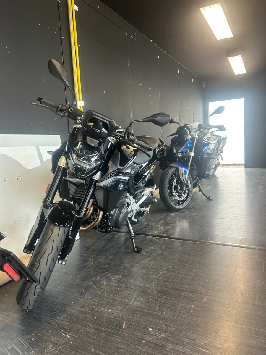 BMW F 900 R