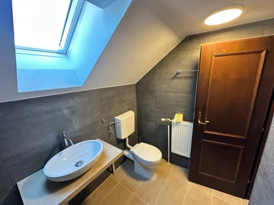 7-Zimmer-Haus mieten in Sankt Pölten Land – 250 m², € 2.100 – Bild 35 von 75