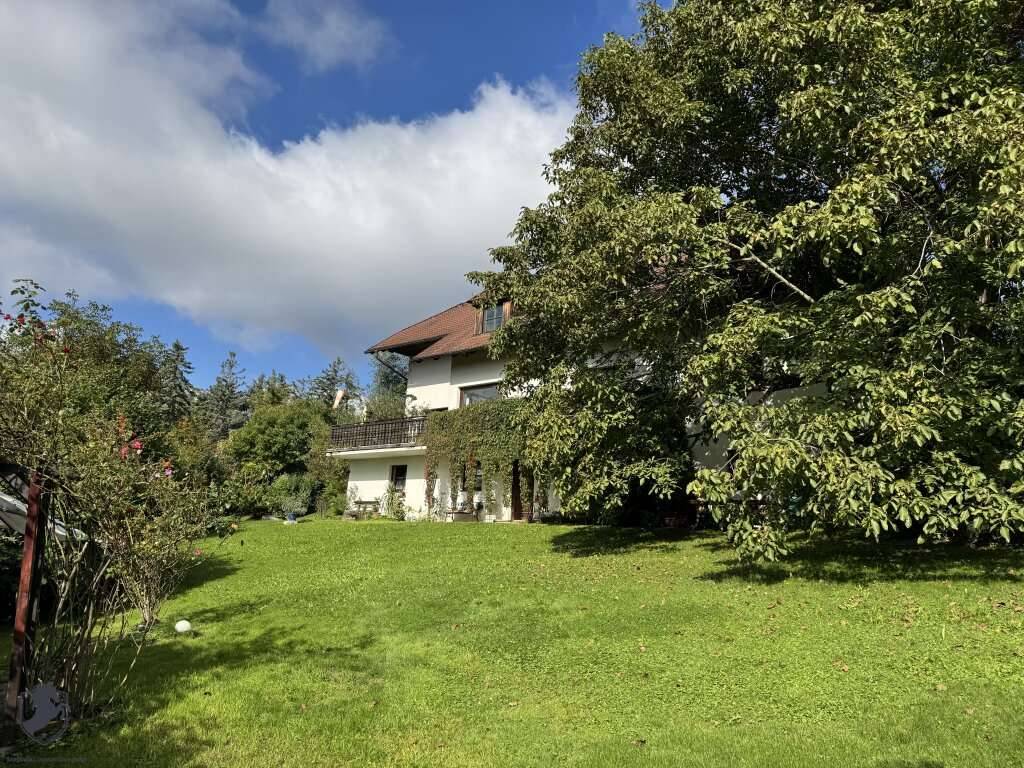 Einfamilienhaus mit großem Keller und traumhaftem Wald-Blick, Götzwiesen